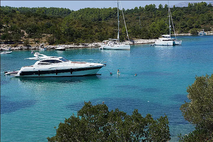 Alena 54 - 